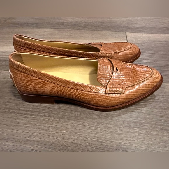 Tod’s size 39.5 driving loafers - like new on top -some wear on bottom - Picture 5 of 6